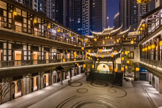 โรงแรม JI (ถนนหนานปิน ฉงชิ่ง ถนนเก่าตานจื่อซื่อ) โรงแรมใกล้ที่ตั้งของค่ายทหารเรือฝรั่งเศส