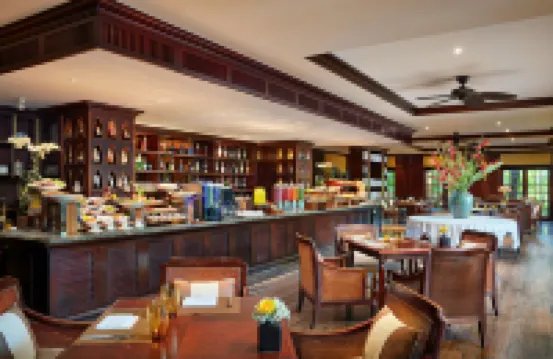 라 시에스타 호이안 리조트 & 스파