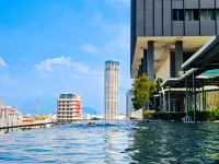 Tropicana 218 Macalister by NGN - 無邊際泳池