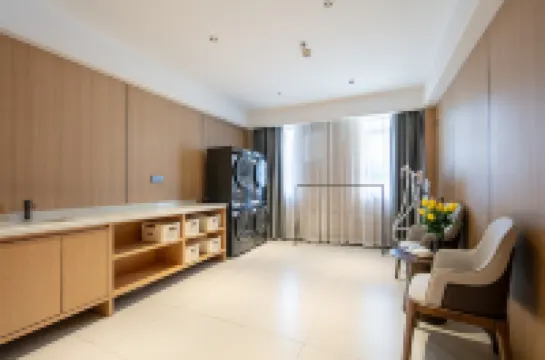 Xichang Miramar Hotel (Qionghai 17 Degrees)