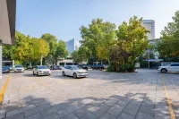 Jinshan International Hotel - parking