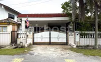Family Home Ampang Utama | Muslim Friendly (9 people) - Swimmingpools