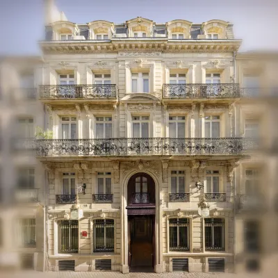 Grand Hotel Francais Bordeaux Отели рядом с достопримечательностью «Биржевая площадь»