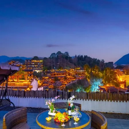 Furong Town Twelve City Waterfall Shangxianfu Building Inn (Furong Town Waterfall Branch)