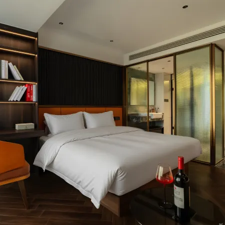Yunjing Bopan Hotel (Panzhou Donghu Park Hongguo Small Square Branch)