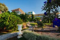Breeze Hill Hotel
