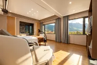 Jinta Snow·MT | 360° Golden Snow‑Capped View, Waterscape Garden Villa (Baisha Ancient Tow)