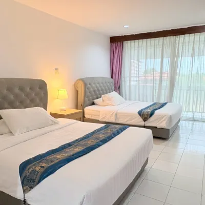 NJ Inthai Hotel Hotels near Southeast Asian Ceramics Museum