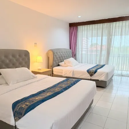 NJ Inthai Hotel