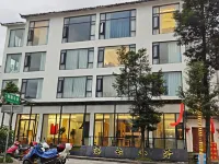 Floating clouds mountain luxury - 4-Star