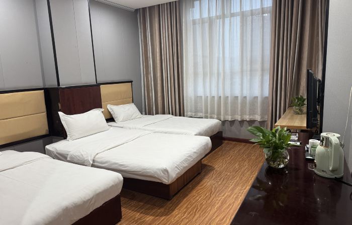 Golden Leaf Hotel