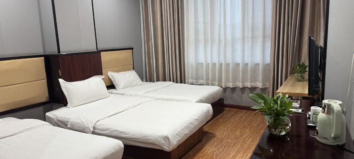Golden Leaf Hotel Hotels in Kuqa