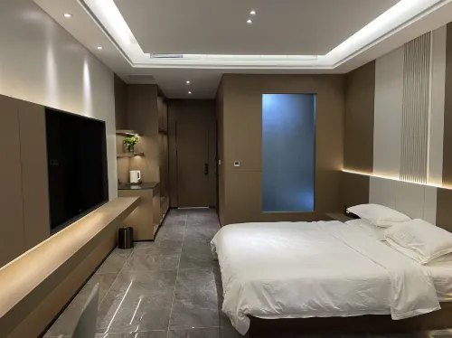 Lake Jingpo Canyon Jinyuan Hotel