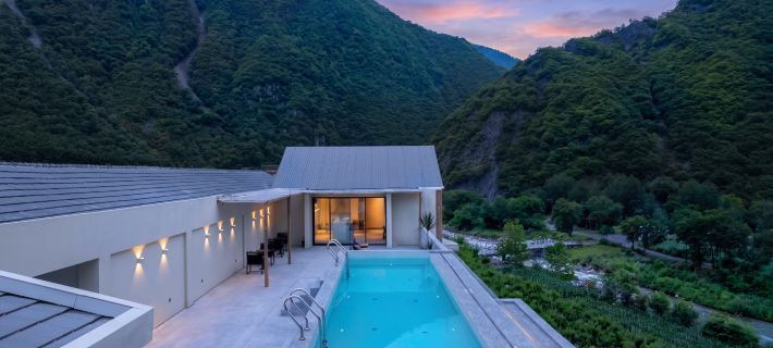 Yepian Meiduo Leaf Bloom Snowy Region Healing Homestay Hotels in Li County, Sichuan