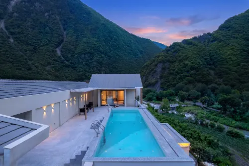 Yepian Meiduo Leaf Bloom Snowy Region Healing Homestay - bar