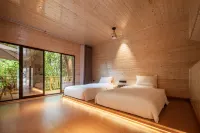 Tireless Forest Hiking Chill Private Hot Spring Homestay - Mountain view