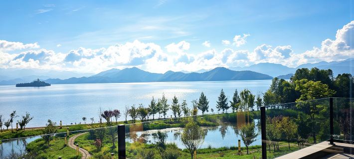 Lugu Lake Scenic Area Mijing · Hillside Lakeview Boutique Stay Hotels in Ninglang