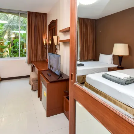 Piman Garden Boutique Hotel Отели рядом с достопримечательностью «Парк Расчаданусорн»