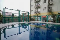 The Suite Metro Apartment by King Official - Pools