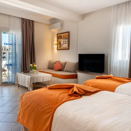 Intouriste Hôtel & Suites