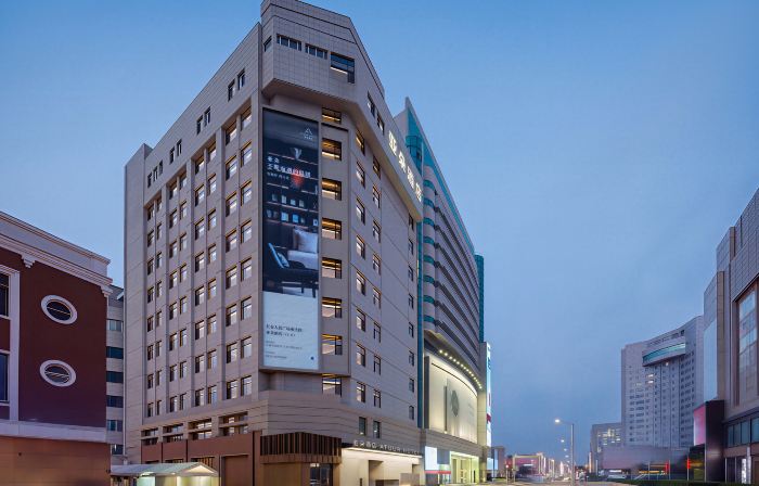 Changchun People's Square Chongqing Road Atour Hotel