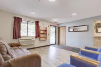 Coldwater Inn & Suites Near I 69 - 2-Star