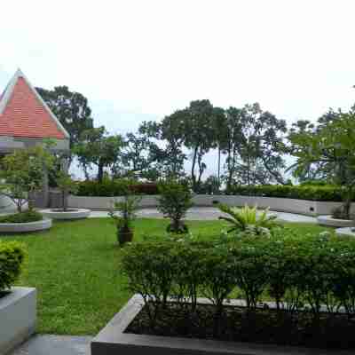 JOMTIEN PLAZA CONDOTEL (BEACHFRONT) Hotel Exterior