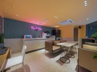 Sinchon APL Hotel Hotels near Hongdae
