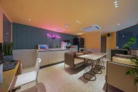 Sinchon APL Hotel - Motels