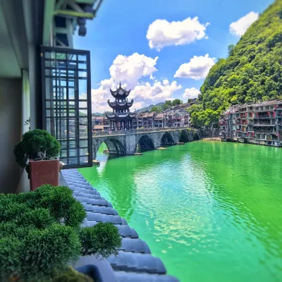 Rushi Dongli Riverview Homestay, Zhenyuan Ancient Town Hotels near Zhongyuan Temple