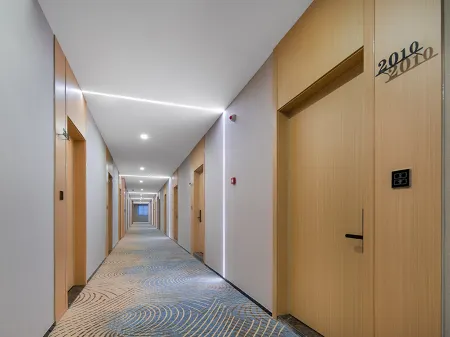 Qingmu Hotel (Danyang Xinshikou) Отели рядом с достопримечательностью «Nanjing Normal University North Middle School College (Danyang Campus)»