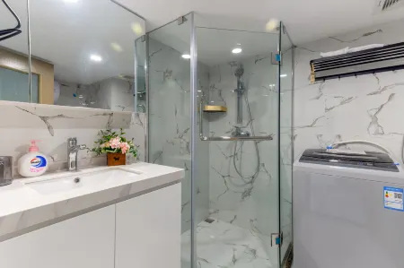 Zhongshan Qijiang River View Apartment Hotel (Xingzhong Square，Sun Wenxi Pedestrian Street)