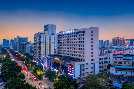 Yunfeng Ruijin Hotel (Guangxi University Zoo Subway Station Branch) Отели рядом с достопримечательностью «Guangxi Technological College of Machinery and Electricity»