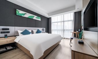 Blue Stone Hotel (Zunyi Honghuagang High-speed Railway Station)