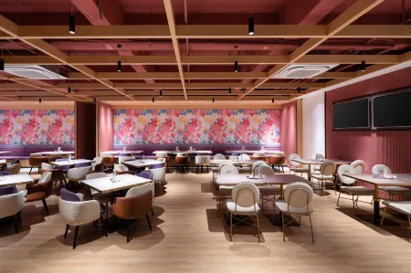 Golden Diamond Hotel(Vientiane City Nanning East Railway Station Branch) Отели рядом с достопримечательностью «Yongjiang Inlet Art Museum»