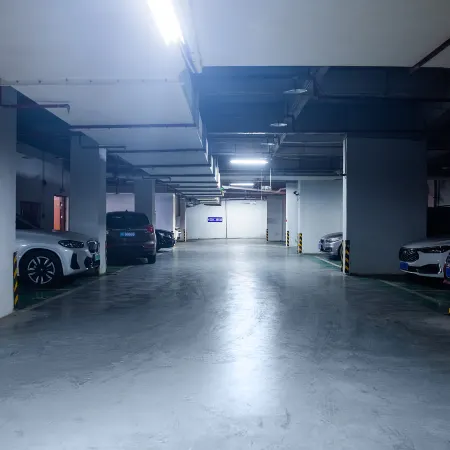 Vienna Hotel (Chongqing Yunyang Binjiang Park City Square Hotel)