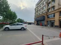 如家商旅飯店（博興長途汽車站萬中美食廣場店） - 停車場