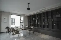 Township Mid-Levels Homestay