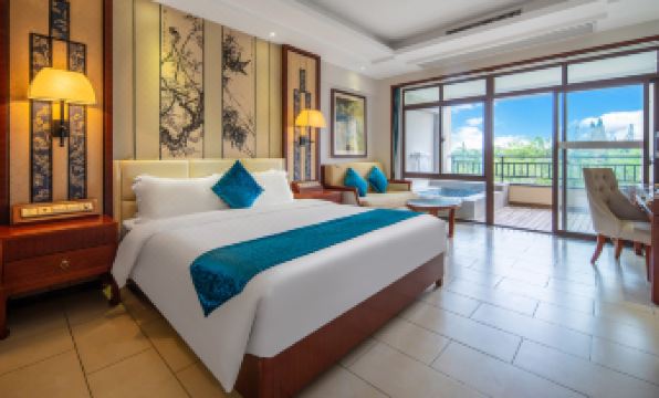 Xinglong Ramada Hot Spring Resort Wanning