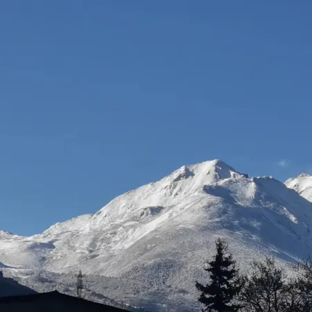 Oriental Extraordinary Hot Spring Hotel (Kangding Yulin New Village)