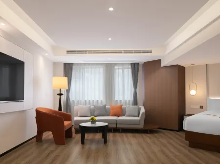 Poltton International  Serviced Apartment (Wuhan High-Speed Railway Station West Square) Отели рядом с достопримечательностью «Wuhan Keji Daxue Chengshi College»