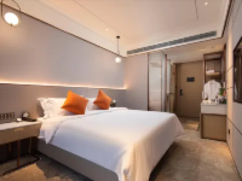 Guz.Yuya Celebrity Hotel (Xipu Metro Station) Hotels near Chengdu Textile College
