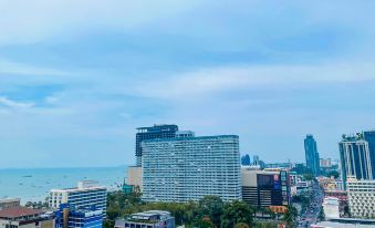 EDGE Central Pattaya Vip Condo