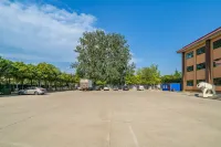 Bailu Binshe Hotel (Beijing Xinguozhanhou Shaqi Subway Station)