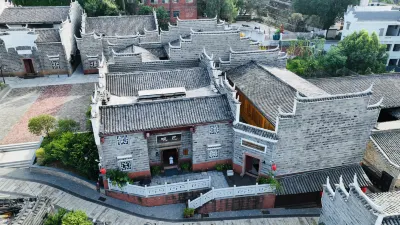 觀己宋詞民宿(江南宋城歷史文化旅遊區) 江西理工大學(中成大廈東)附近的飯店