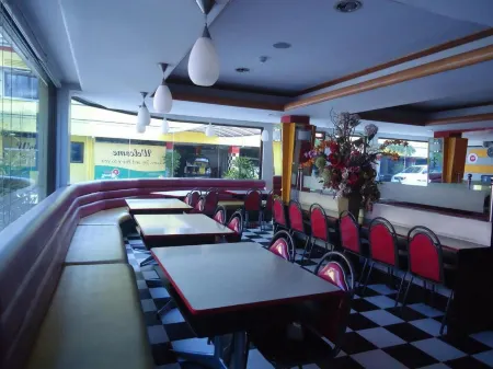 Park Bed and Breakfast Hotel Pasay Отели рядом с достопримечательностью «Канета Астродом»