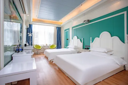 Horqin Left Wing Middle Banner23℃Blue Bay Hotel