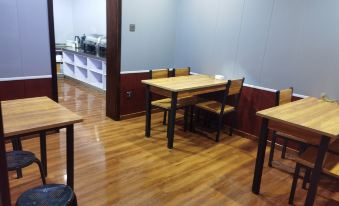 IKEA Collection Hotel (Lvliang Jiaocheng Bus Station)
