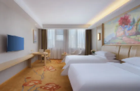 Vienna Hotel (Jingjiang Taihe Wuyue Plaza Bus Terminal)