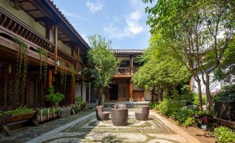 Lijiang Xianlaiju Private Holiday Courtyard